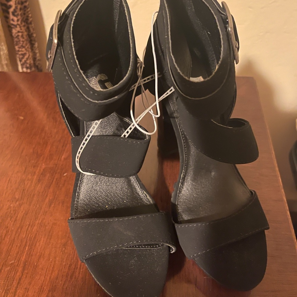 Black Report  high heel